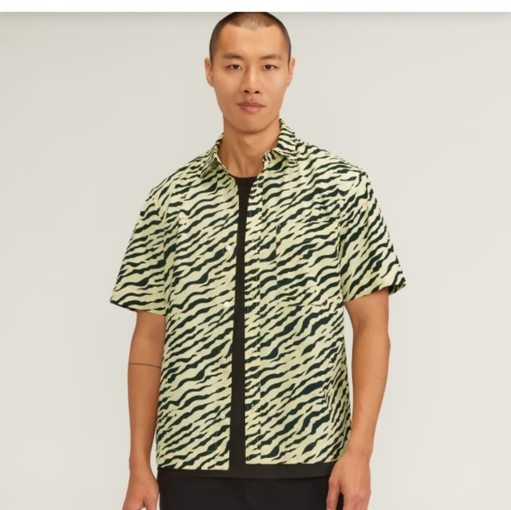 Nwt- Everlane The Poplin Short-Sleeve Shirt size medium
